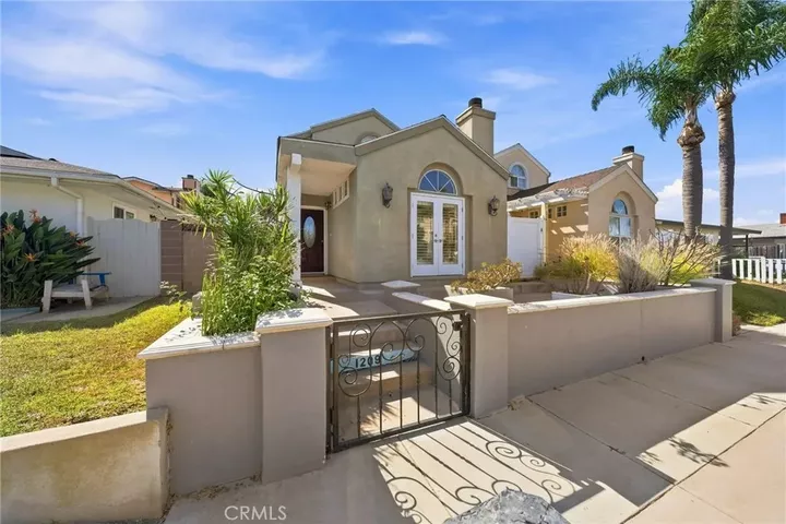 Property Photo:  1209 Huntington Street  CA 92648 