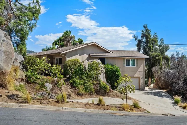 Property Photo:  9209 Lakeview Terrace  CA 92040 