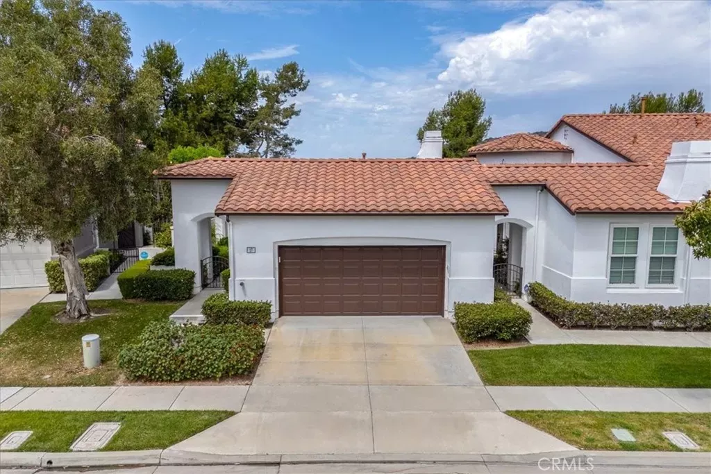 Property Photo:  17 Corte Pinturas  CA 92673 