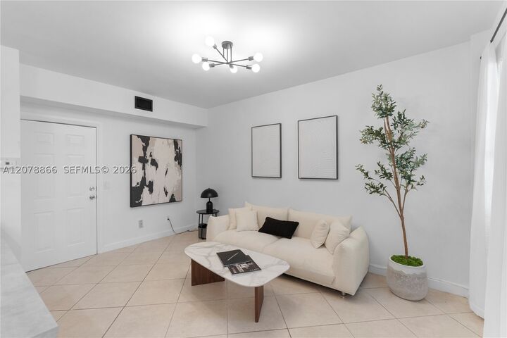 Property Photo: 1559 Michigan Ave 102 FL 33139