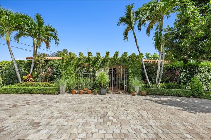 Property Photo:  6811 SW 48th Ter  FL 33155 