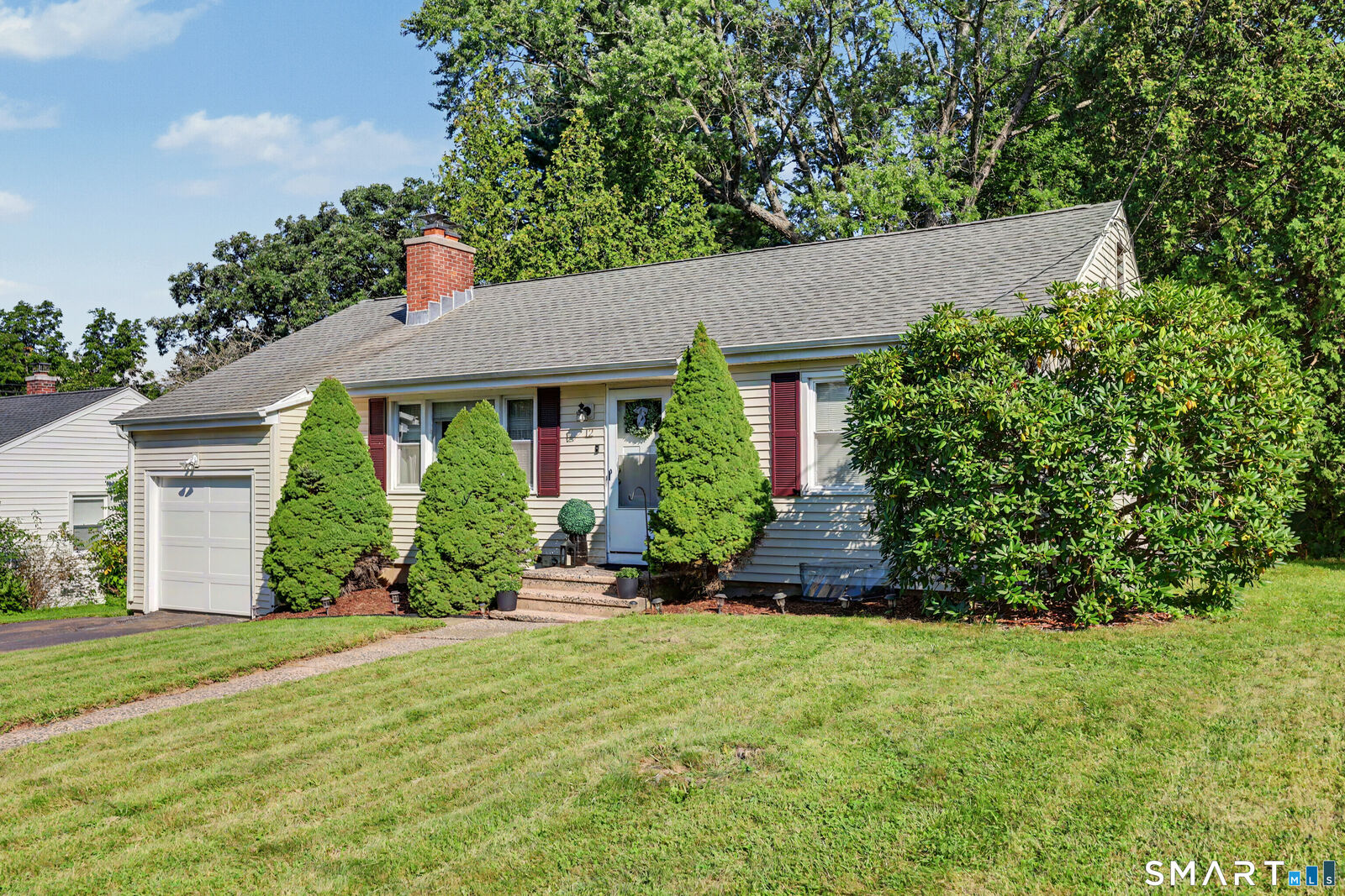 Property Photo:  12 Hillview Avenue  CT 06514 