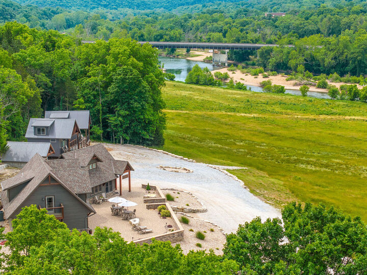 Property Photo:  