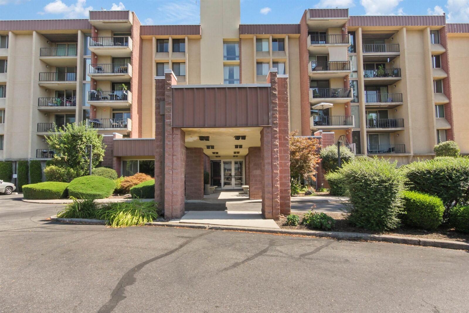 Property Photo: 1311 S Westcliff Pl #510 WA 99224