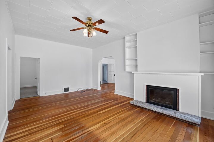 Property Photo: 303 W Colville Ave WA 99109