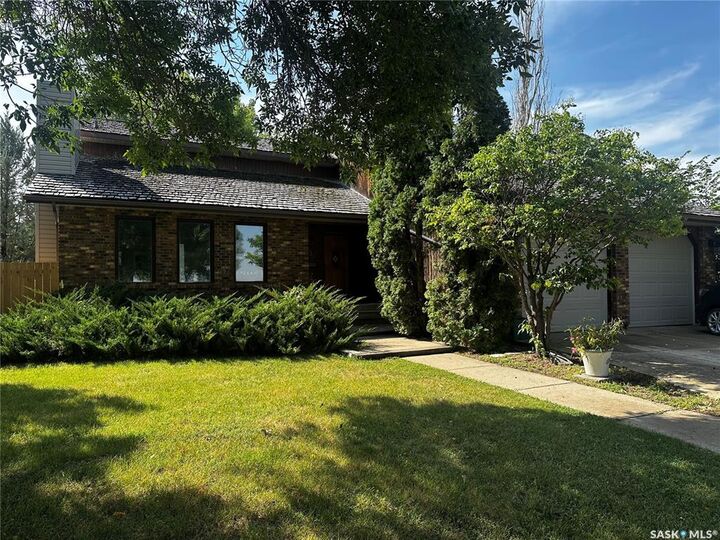 Property Photo:  895 Brimacombe Drive  SK S4H 3J6 