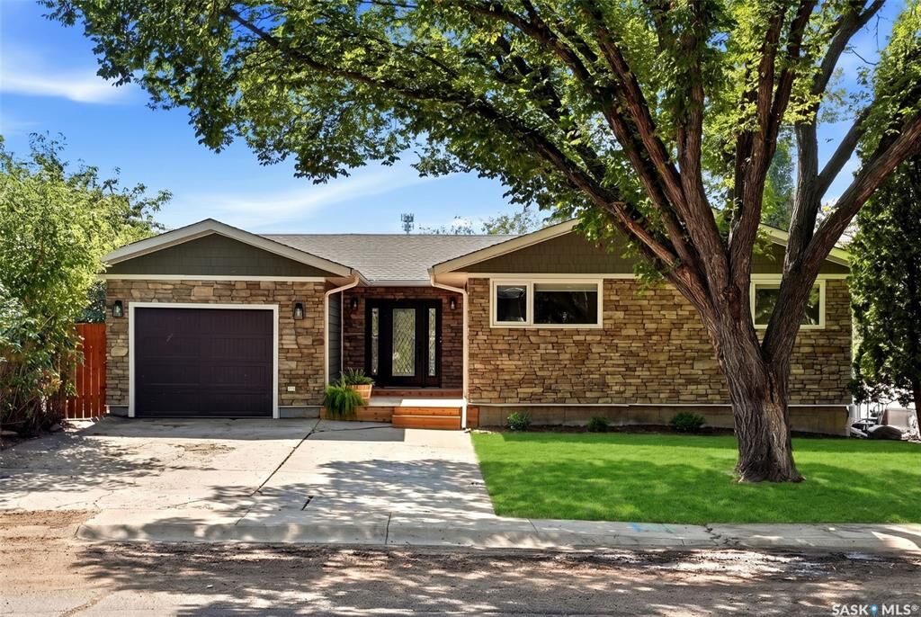 Property Photo:  19 Empress Drive  SK S4T 6M7 