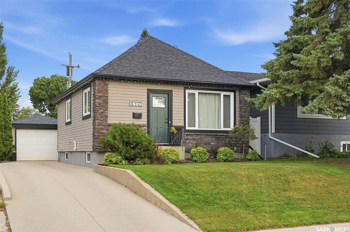 Property Photo:  1909 William Avenue  SK S7J 1A1 