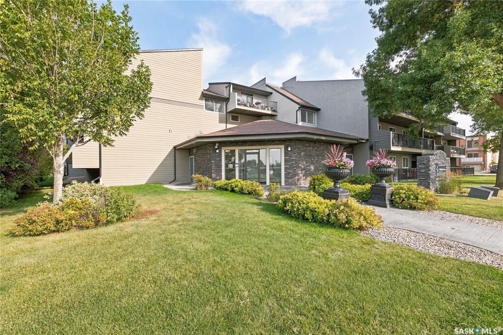 Photo de la propriété:  2233 St Henry Avenue 410  SK S7M 5K9 