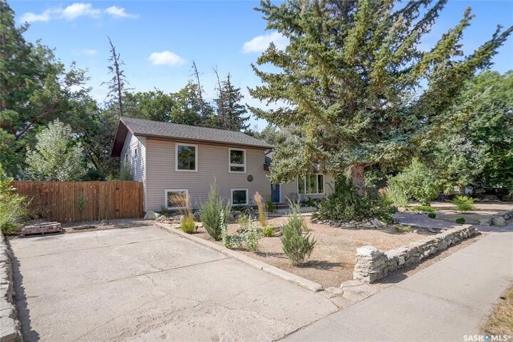 Property Photo:  520 3rd Avenue E  SK S0H 0B0 