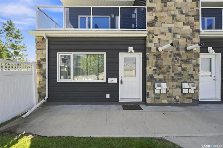 Property Photo: 225 Hassard Close 211 SK S7L 2W8