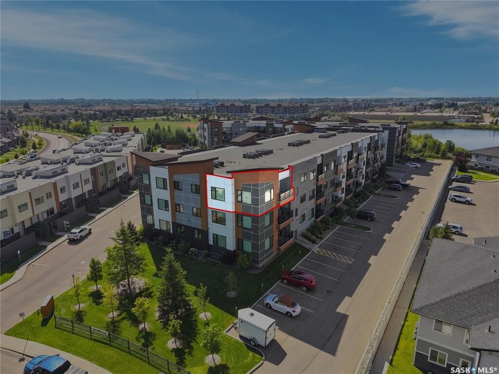 Property Photo:  105 Willis Crescent 300  SK S7T 0Z3 