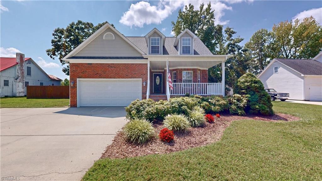 Property Photo: 3879 Wood Avenue NC 27263