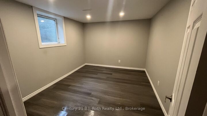 Property Photo:  687 Victoria Street Lower  ON L4R 1A9 