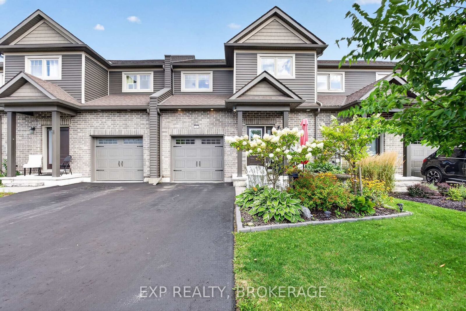 Property Photo: 32 Curtis Street ON K0K 2T0