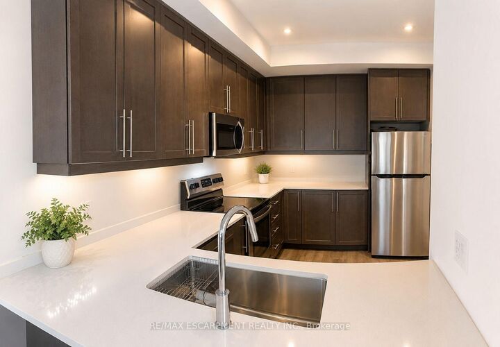 Property Photo:  5000 Connor Drive 21  ON L3T 0T4 