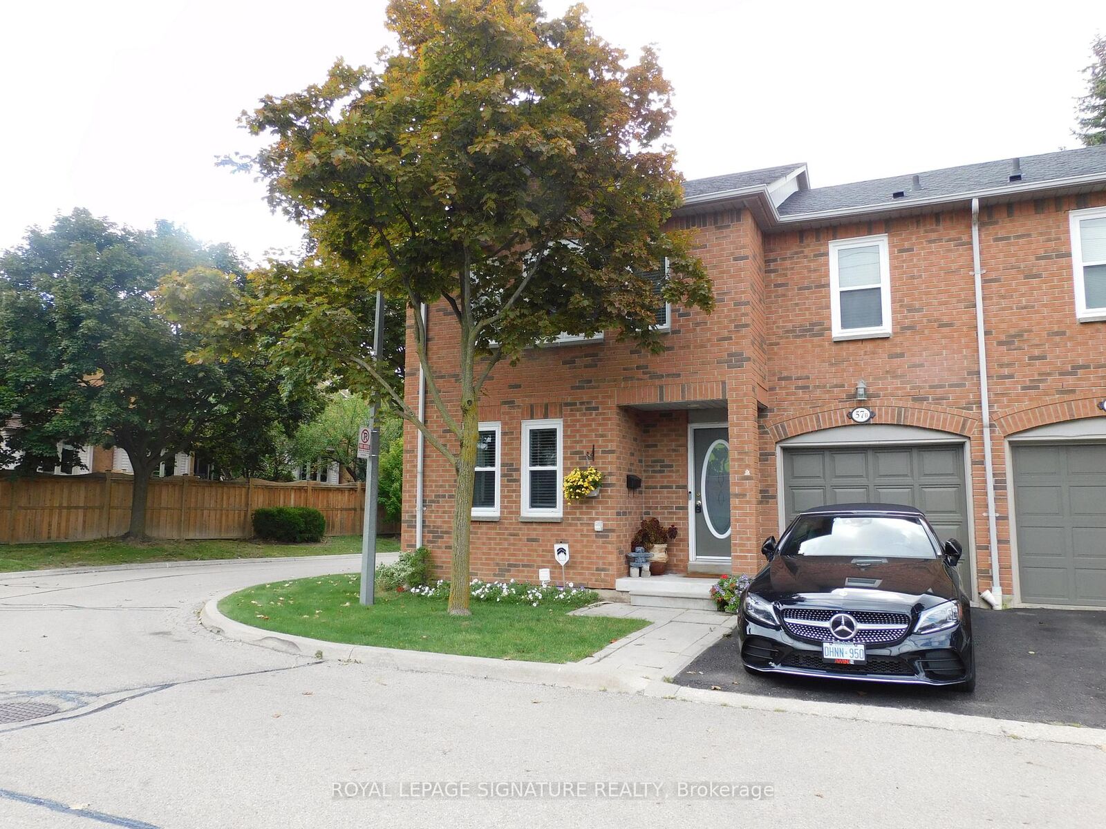 Property Photo:  5865 Dalebrook Crescent 57B  ON L5M 5X1 