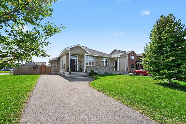 Property Photo:  262 Lourdes Avenue  ON K6H 0E8 