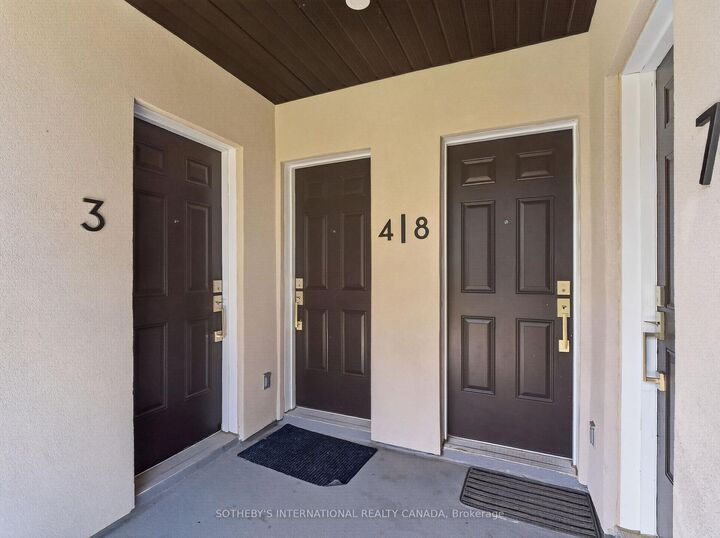 Property Photo: 4017 Hickory Drive 4 ON L4W 0G6
