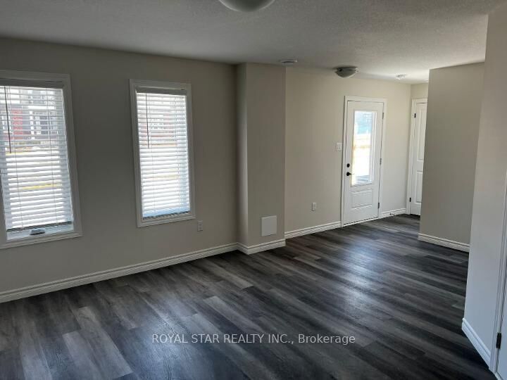 Property Photo:  2529 Meadowlands Way 32  ON N6G 5L8 