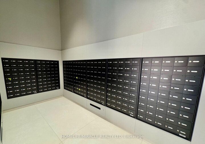 Property Photo:  400 King Street 2501  ON M5V 1K2 