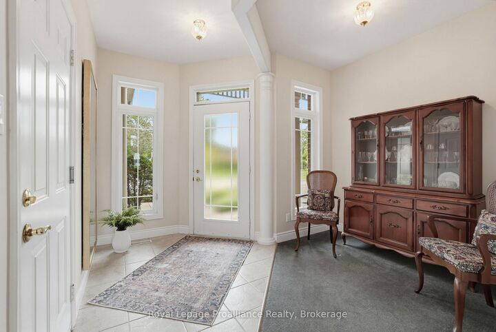 Property Photo:  355 Dundas Street W 17  ON K8P 1B3 