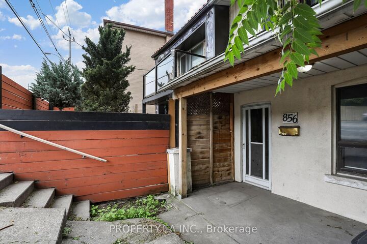 Property Photo:  856 Weston Road  ON M6N 3R5 