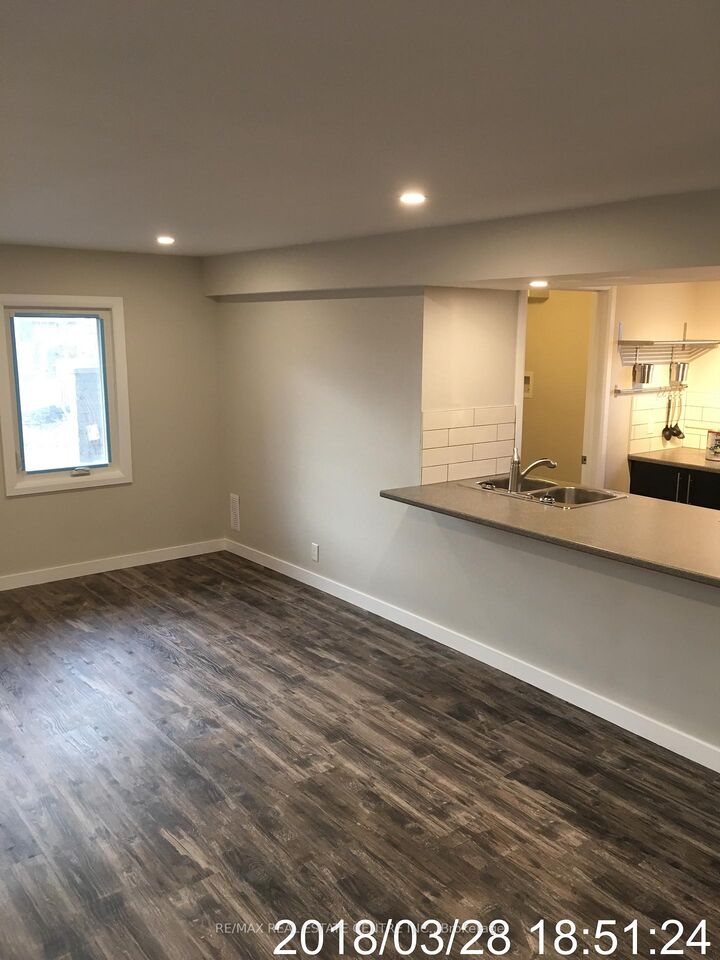 Property Photo:  681 Upper Wentworth Street 2  ON L9A 4V6 