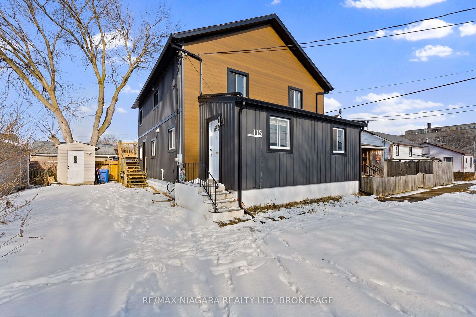 Property Photo: 115 Kinnear Street 1 ON L3K 1A8