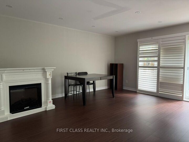 Property Photo:  53 Hollyberry Trail  ON M2H 2N9 