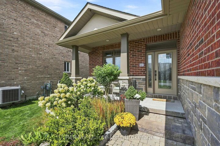 Property Photo: 40 Farmington Crescent ON K8N 0J8