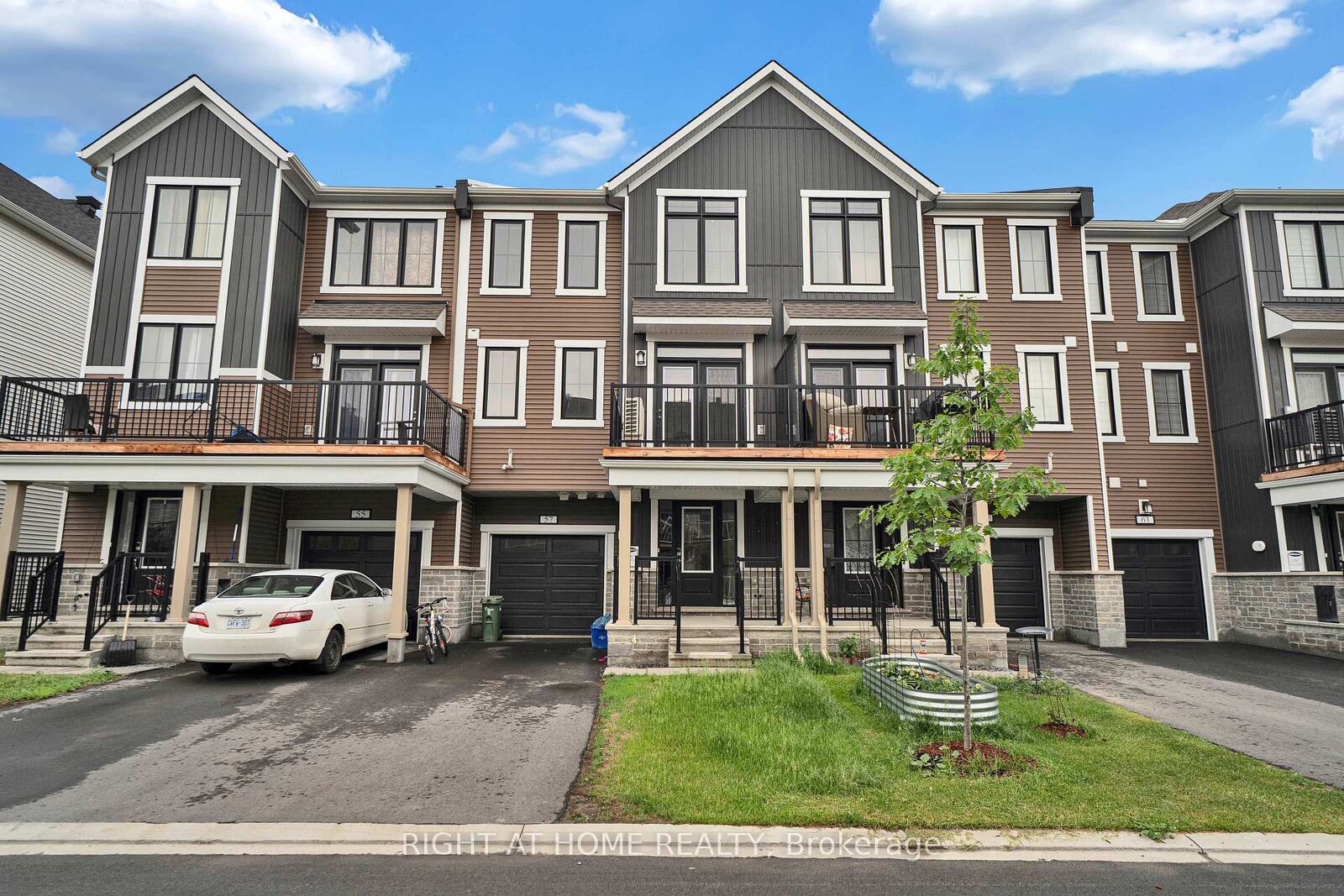 Property Photo:  57 Placette Stitch Mews  ON K0A 2Z0 