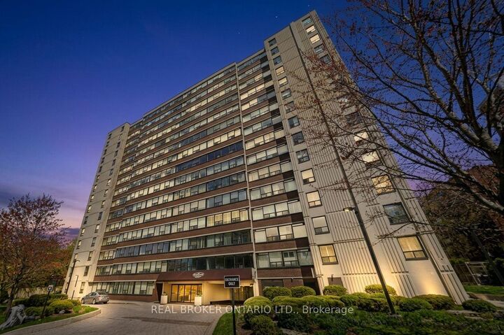 Property Photo: 120 Duke Street #202 ON L8P 4T1
