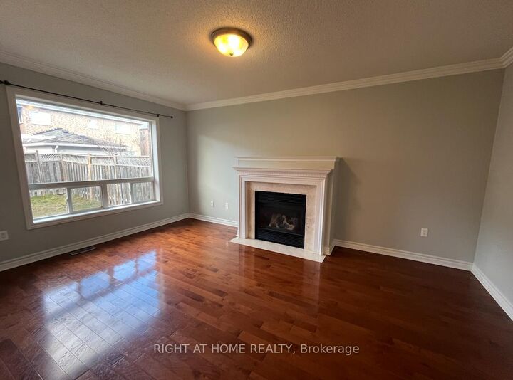 Property Photo:  22 Amboise Crescent Main  ON L7A 2R2 