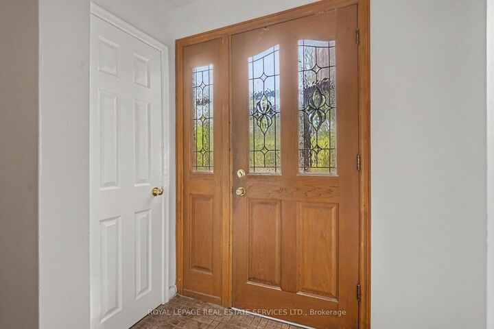 Property Photo: 647 Burnhamthorpe Road ON M9C 2Z1