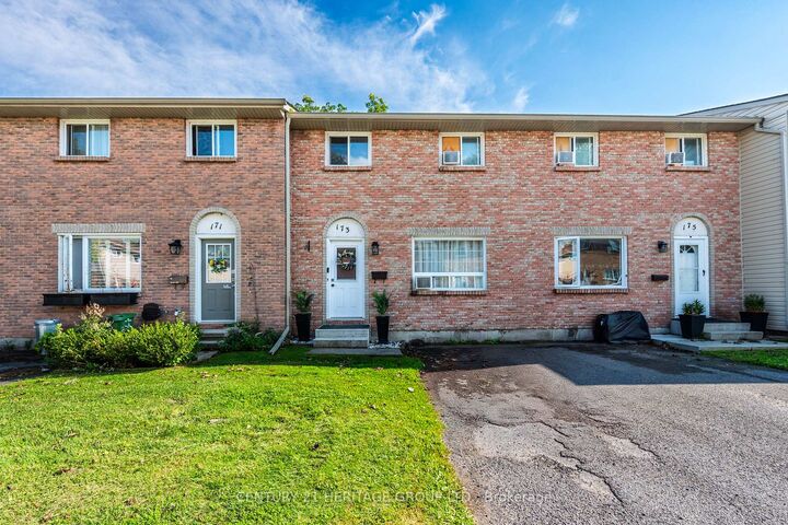 Property Photo: 173 Rosemund Crescent ON K7M 6Z2