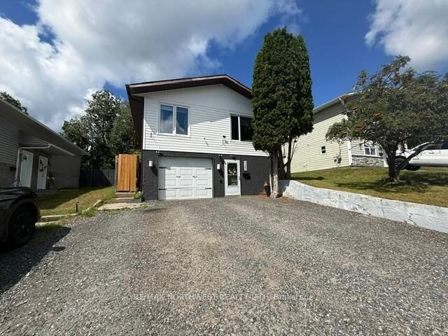 Property Photo: 120 Minto Cres ON P9N 3K2
