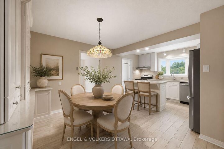 Property Photo:  885 Plante Drive  ON K1V 9E3 
