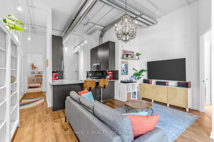 380 Macpherson Avenue N 410 — photo 1