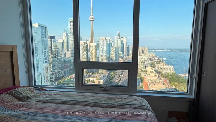 Property Photo:  17 Bathurst Street 4515  ON M5V 1A5 