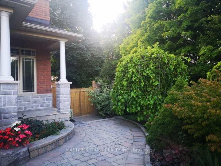 Property Photo:  27 Jaylynn Court  ON L4H 1Z6 