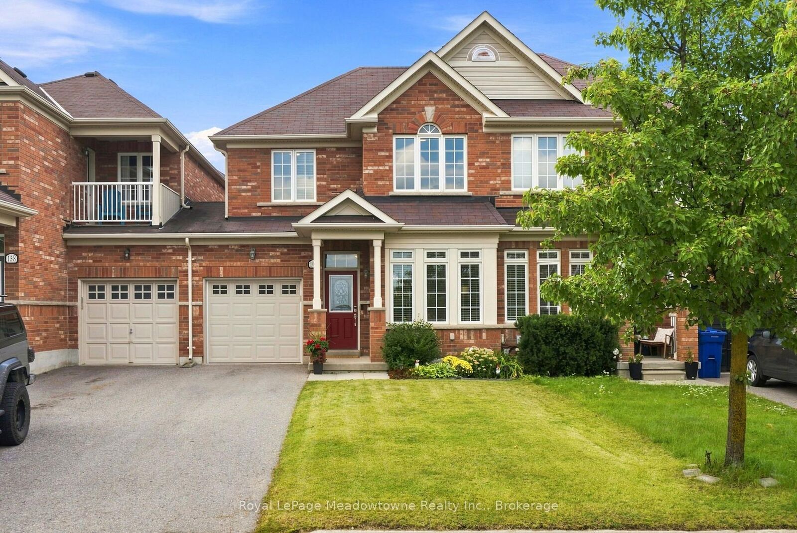 Property Photo: 140 Laurendale Avenue ON L4P 0C6