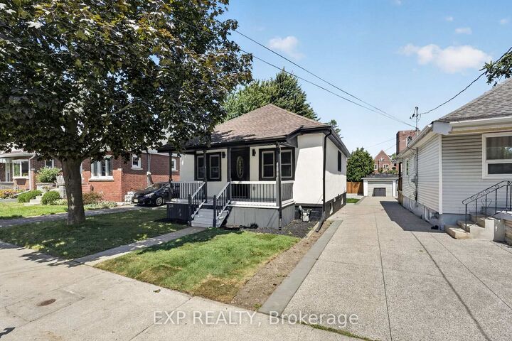 Property Photo: 43 Brucedale Avenue E ON L9A 1N1