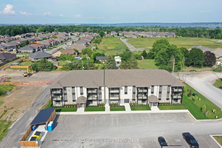 206-10 Hillside Meadow Drive — photo 1