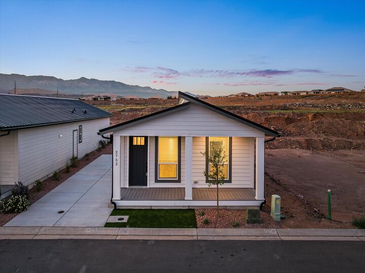 Property Photo:  2752 Crest View Ln 43  UT 84737 