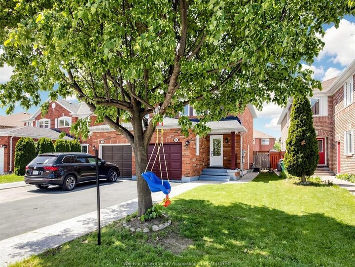 Property Photo: 16 Mount Fuji Crescent ON L6R 2L3