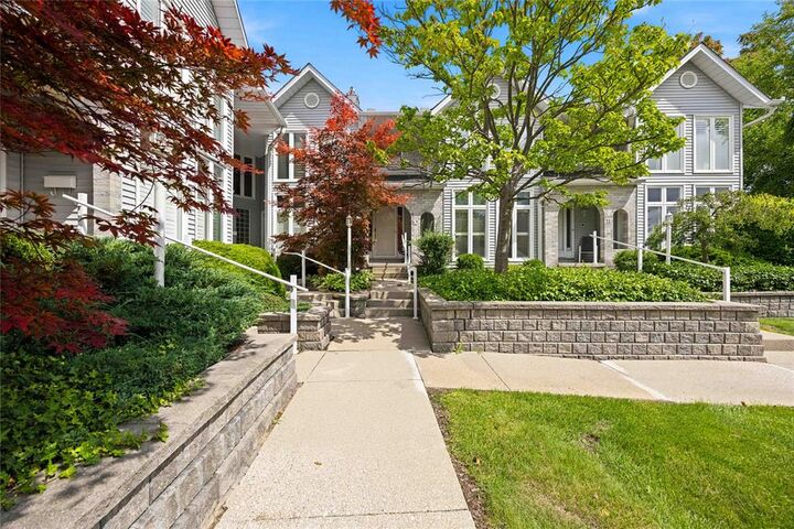 Property Photo: 1730 Murphy Road 10 ON N7S 5G8