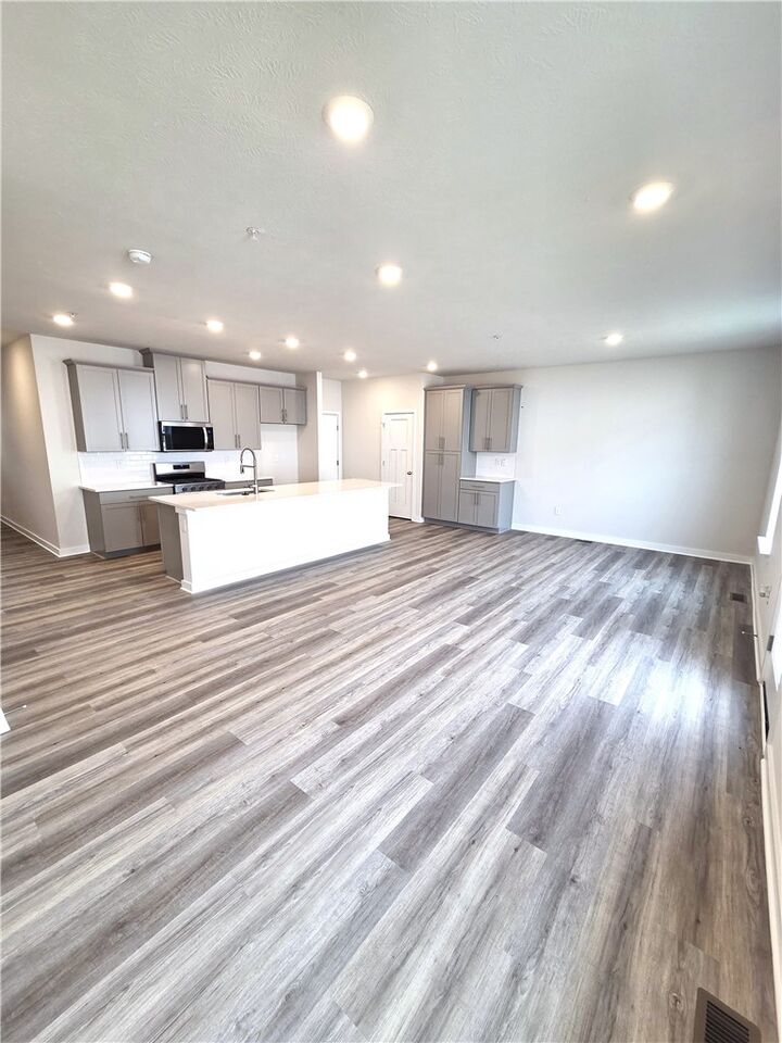 Property Photo:  1008 Madisyn  PA 16059 