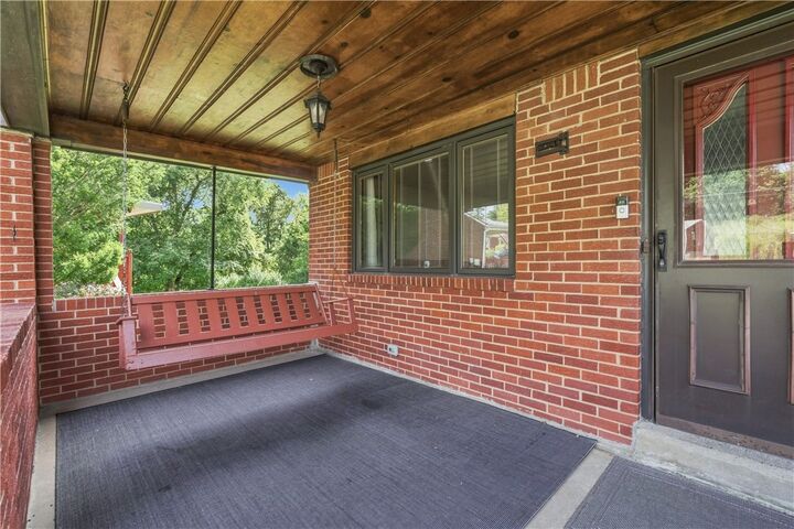 Property Photo: 737 Providence Dr PA 15239