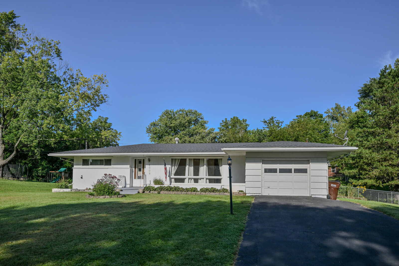 Property Photo:  2009 E Mile Road  OH 45503 